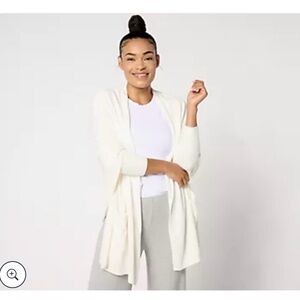 NWT Barefoot Dreams CozyChic Ultra Lite Blanket Wrap in Almond